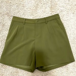 RALPH LAUREN Pleated Shorts Olive Green